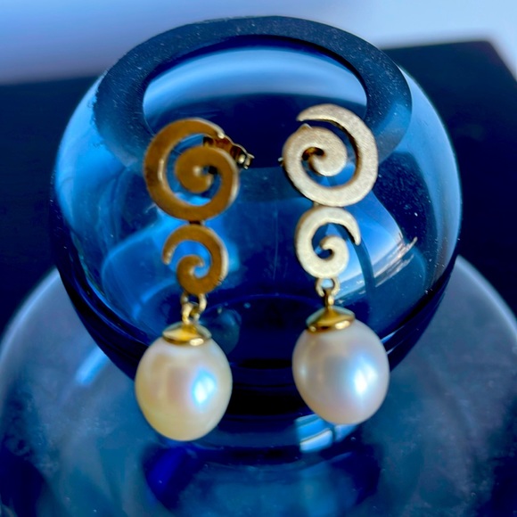 14K Yellow Gold Earrings with Fresh Water Pearls - Picture 1 of 6
